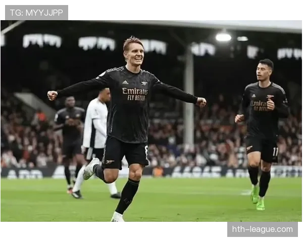 厄德高 vs 德布劳内:中场核心的组织效率与战术适配差异 厄德高 vs 德布劳内:中场核心的组织效率与战术适配差异