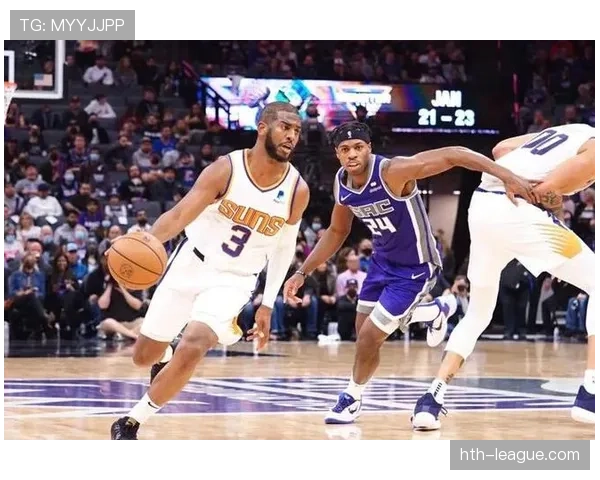 约翰逊无球穿插与挡拆拉开空间提升效率胜过保罗