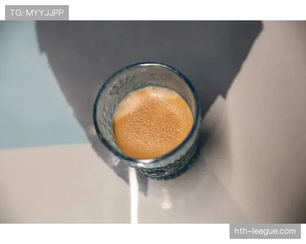 任子威真是普通人都想不到的生活，训练完去咖啡馆点了杯千元咖啡...